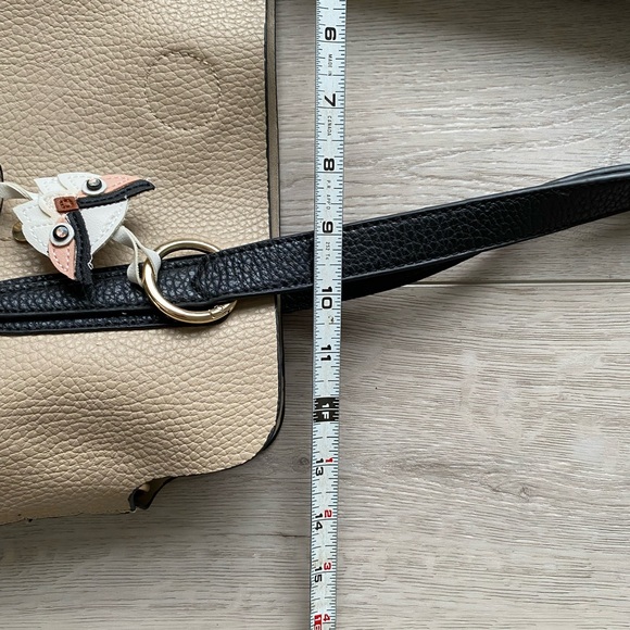 Cute Neutral Tote - Picture 15 of 16